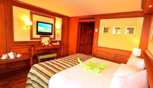Deluxe King Room