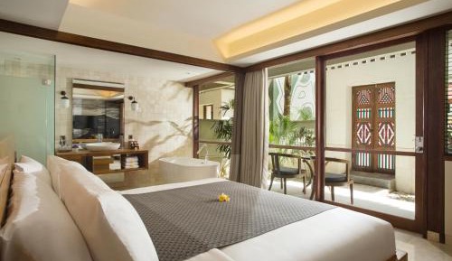 Amnaya Double Room with Pool Access