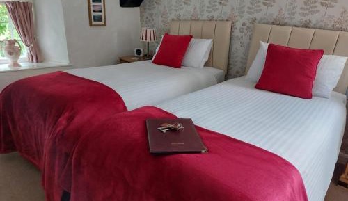  Double or Twin Room with Private External Shower Room