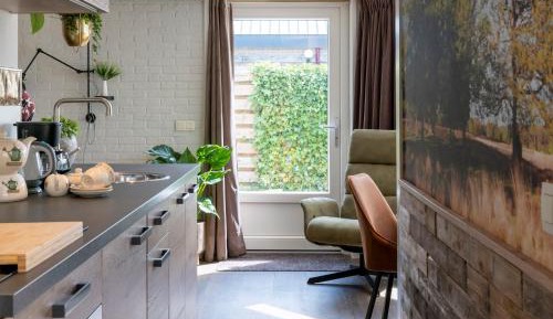 Apartment with Garden View