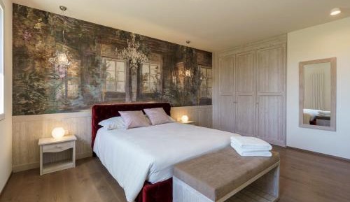Deluxe King Suite