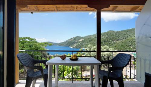 Superior One-Bedroom Apartment with Balcony
