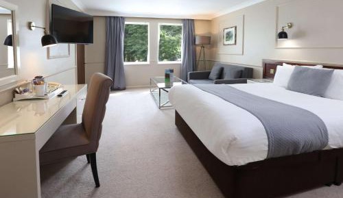 Superior Double Bed with Garden View - Non-Smoking