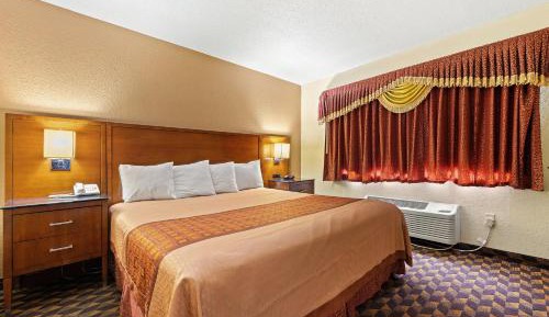 King Room with Spa Bath - Non-Smoking