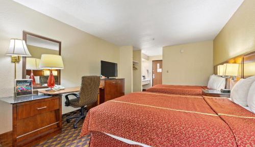 Queen Room with Two Queen Beds - Non-Smoking