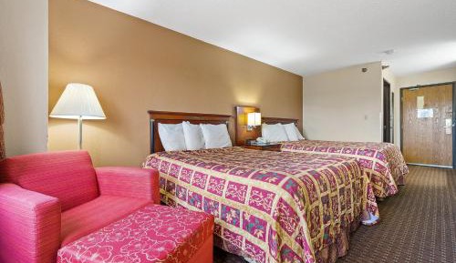 Queen Room with Two Queen Beds - Smoking