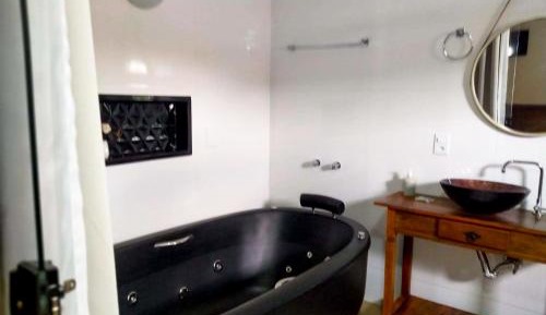 Deluxe Suite with Spa Bath