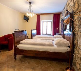 Twin Room with Private Bathroom