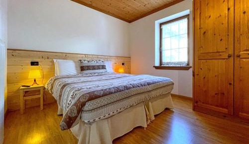 Quadruple Room with Private Bathroom