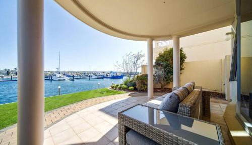 Three-Bedroom Holiday Home 