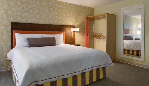 One-Bedroom Queen Suite - Non-Smoking