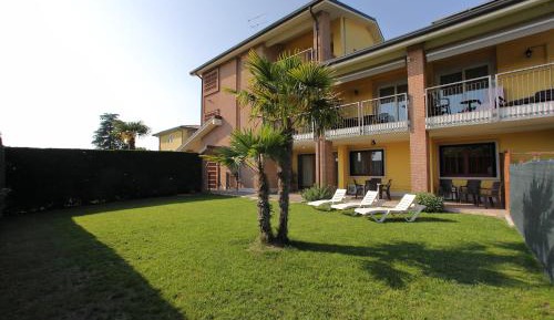 Apartment with Garden and Patio