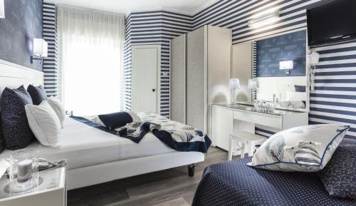 Deluxe Flexible Room 