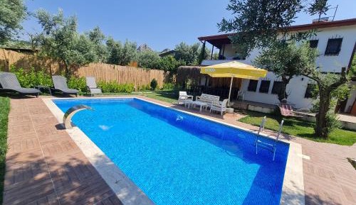 Three-Bedroom Townhouse