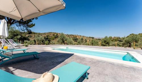 Villa with Garden View