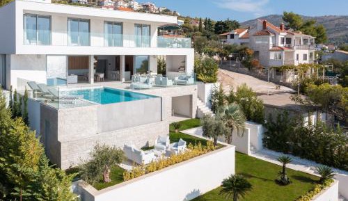 Five-Bedroom Villa