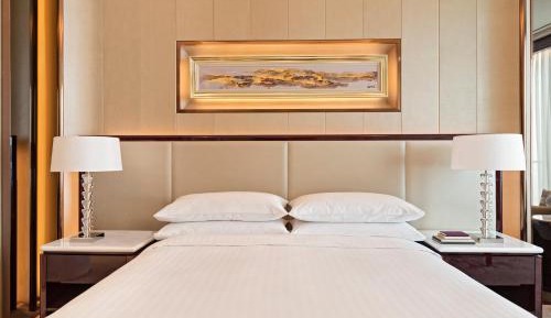 Premier Deluxe King Room