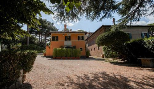 Villa with Garden View