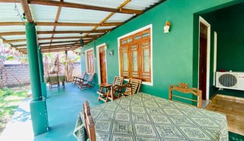 Deluxe Double Room (2 Adults + 1 Child)