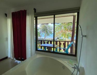 Deluxe Double Room with Balcony and Sea View