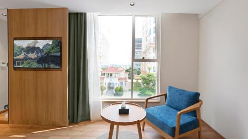 Premium King Room - Non-Smoking