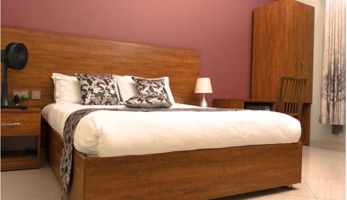 Deluxe King Suite