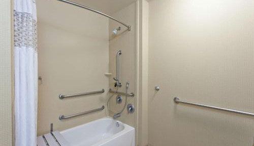 King Room with Accessible Tub - Mobility and Hearing Access/Non-Smoking