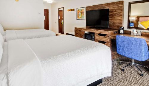 Room with Two Queen Beds - Non-Smoking