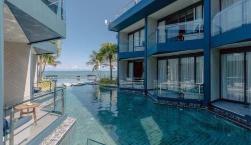 Deluxe Pool Access Room