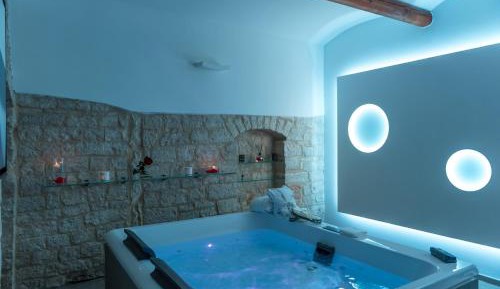 Suite with Spa Bath