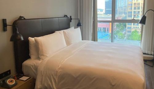 Standard King Room with City View