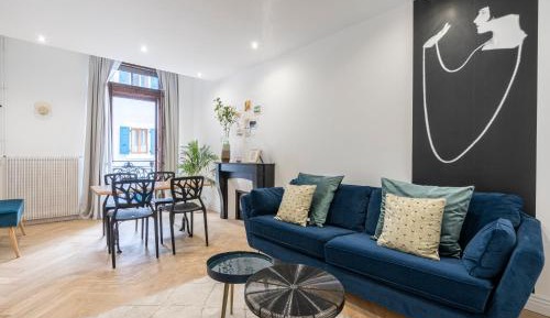 Deluxe Apartment