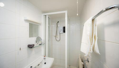 Standard Single Room with Shower