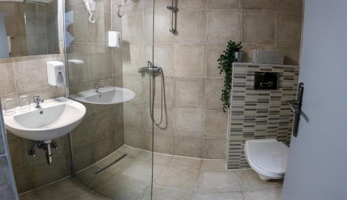 Twin Room with Private Bathroom