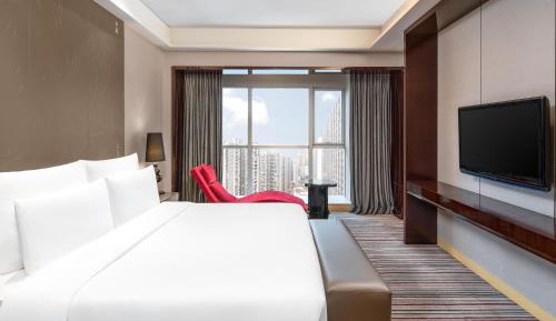 Deluxe Suite,Club level,1 King,City view