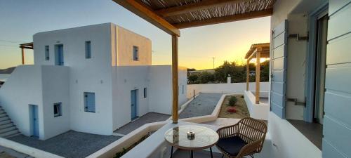 Standard Triple Room with Sea View