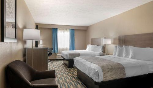 Queen Room with Two Queen Beds - Non-Smoking