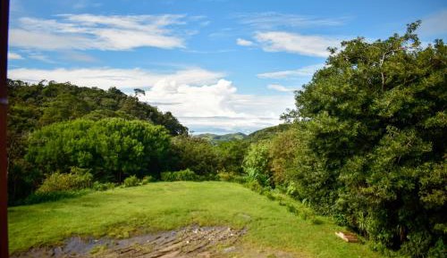 Apartment with Mountain View