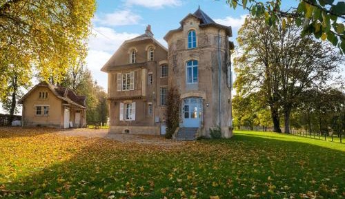 Seven-Bedroom Villa