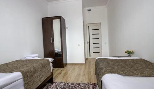 Twin Room with Shower