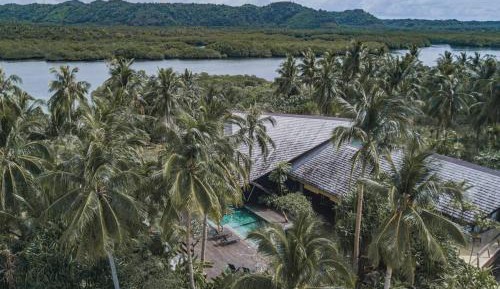 Villa - Beach Front