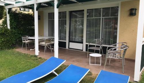 Bungalow with Patio