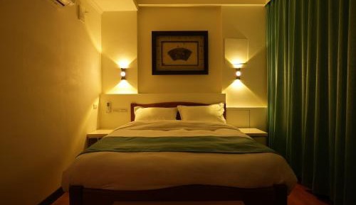 Standard Double Room with Shared Bathroom