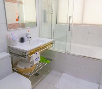 King Room with Bathtub