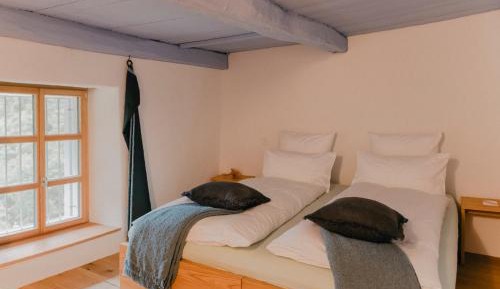 Double or Twin Room with Shared Bathroom
