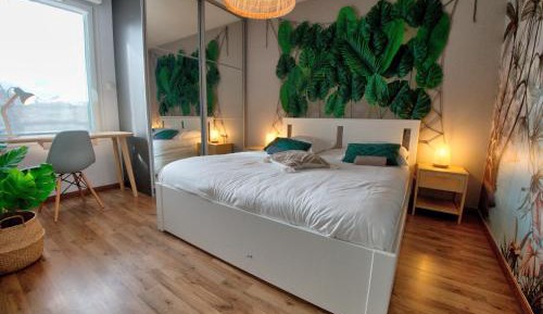 Two-Bedroom Deluxe Apartment with Balcony