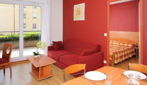 Two-Bedroom Apartment (5 Adults)