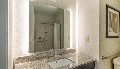 King Room - Disability Access With Roll In Shower - Non-Smoking