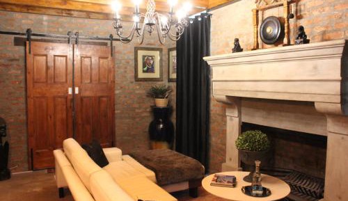 Honeymoon Suite