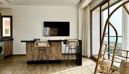 Deluxe Two-Bedroom Apartment with Garden View